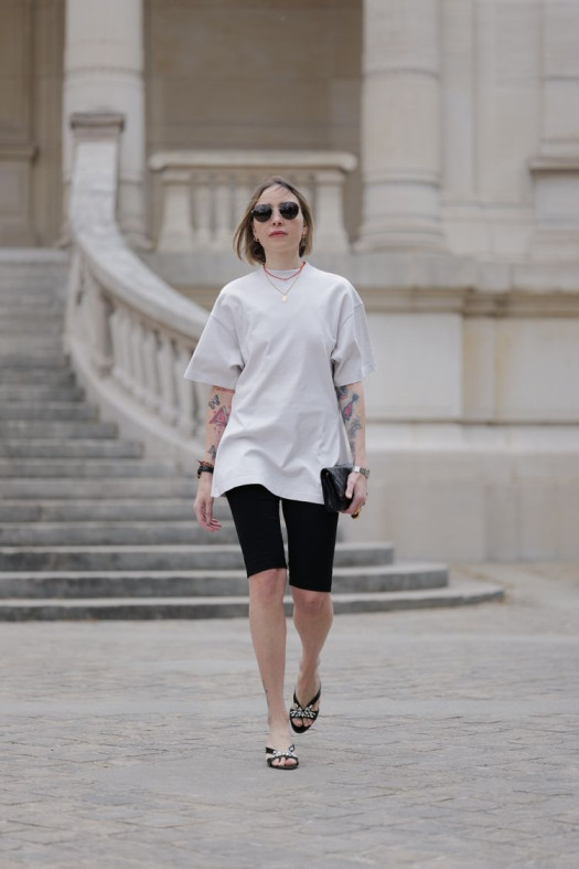 Leggings With An Oversized T-Shirt